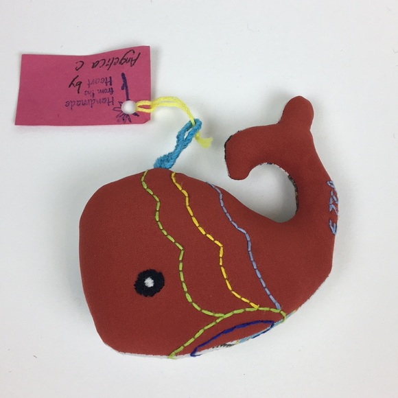 One handmade whale 🐳 keychain ornament - Picture 2 of 4